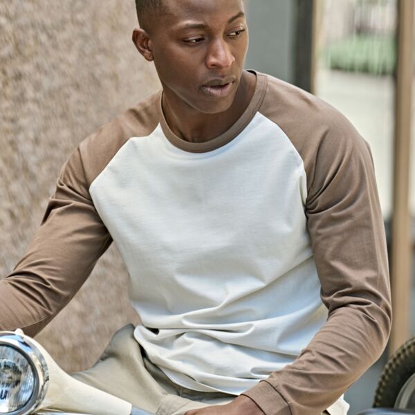 Unlabeled Baseball Tee Thumbnail